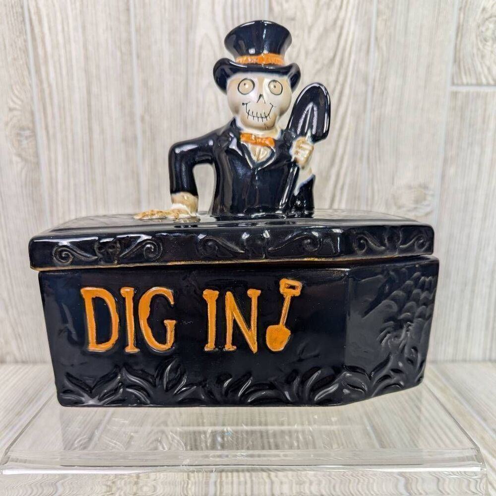 Yankee Candle 2014 Boney Bunch Covered Candy Dish Covered Coffin Ceramic Hallowe